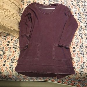 Sweatshirt//worn once